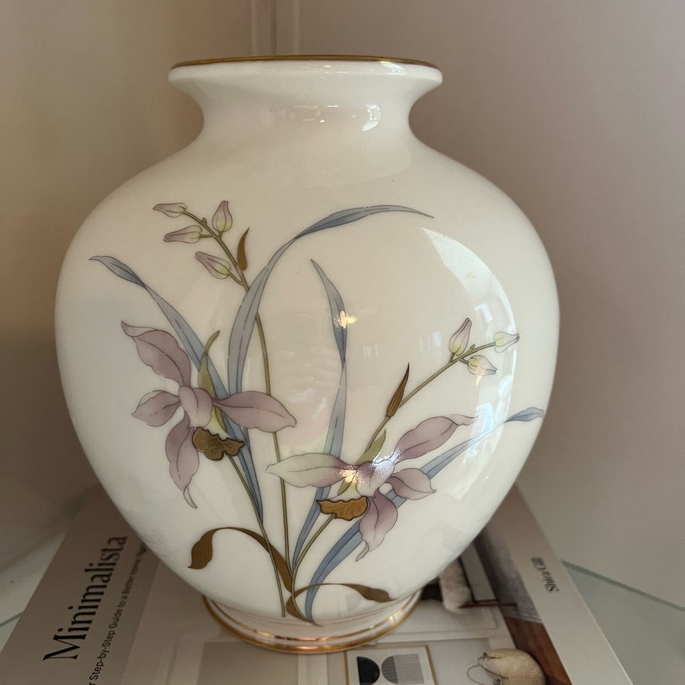 Vintage Porcelain Japan Vase with Gold Accents